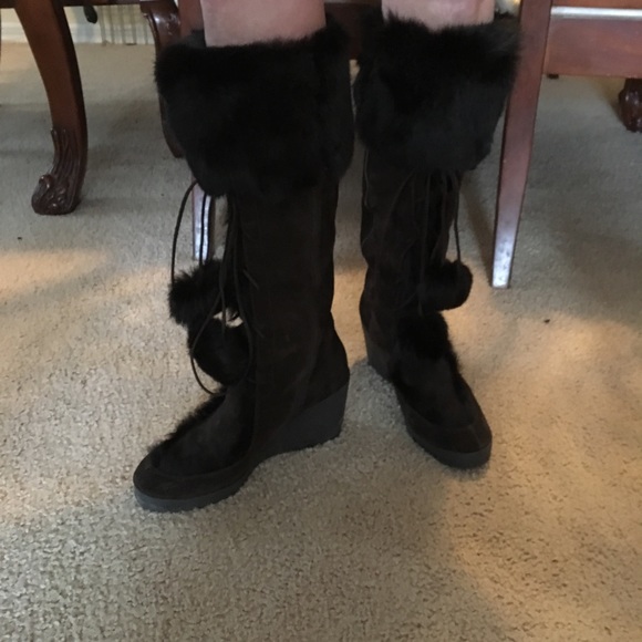 Coach Boots. Size: 8. Width: M. Color:Dark Brown - Picture 2 of 3